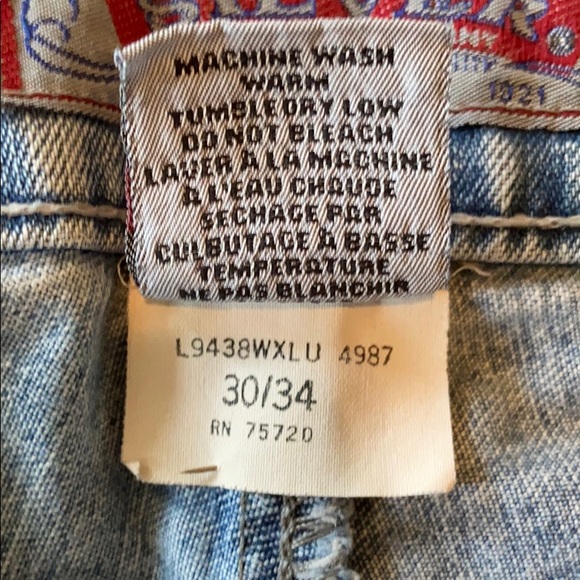 Silver Clothing Company Jeans. Size tags says 30x34 But measured at 35 in inseam - Picture 6 of 12